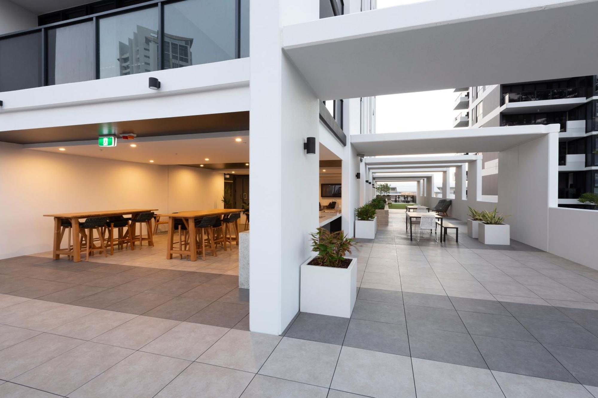 Qube Broadbeach Голд-Кост Экстерьер фото